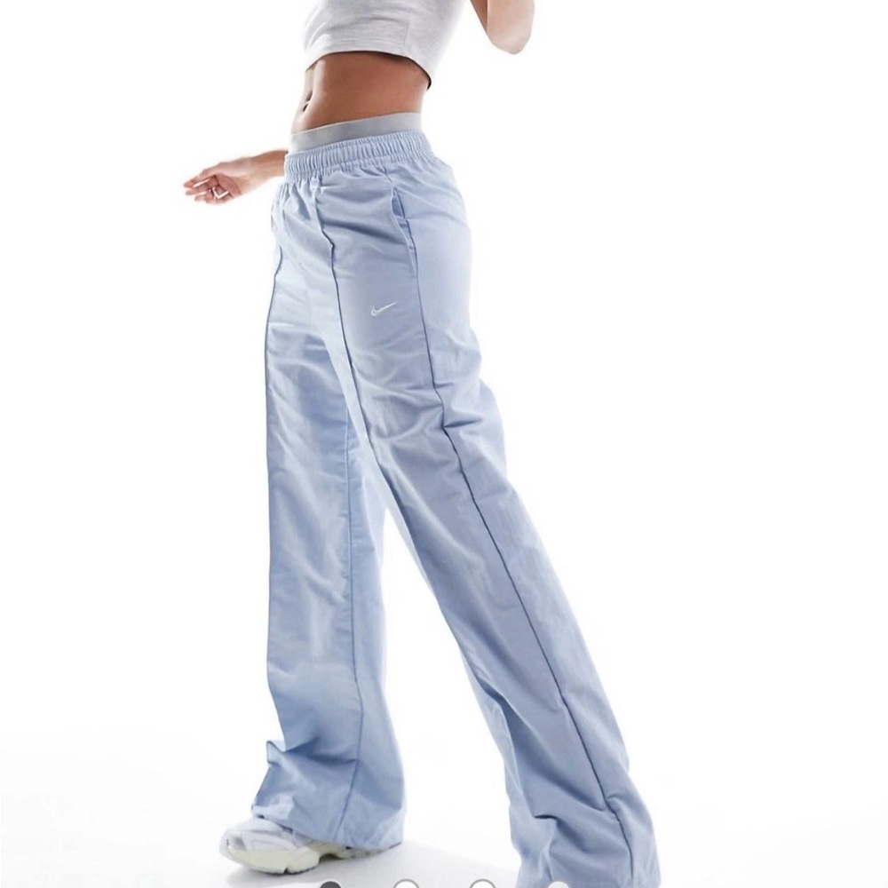 Nike Trend Woven Baggy Parachute Track Pants